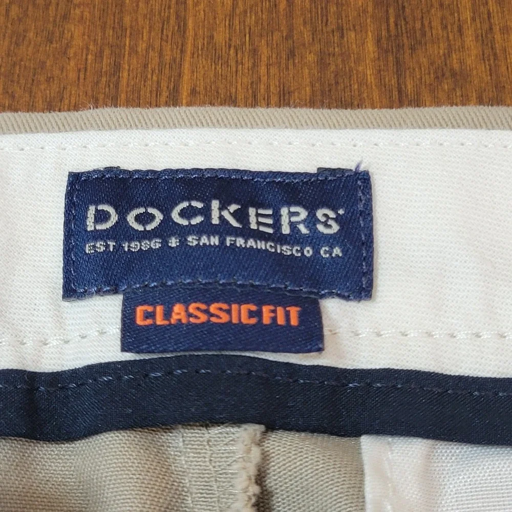 Dockers Mens Easy Khaki Classic Fit Stretch Pants Tan 36x30 All Motion Comfort